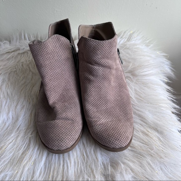 Universal Thread brown ankle boots shoes size 8.5 - Picture 3 of 10